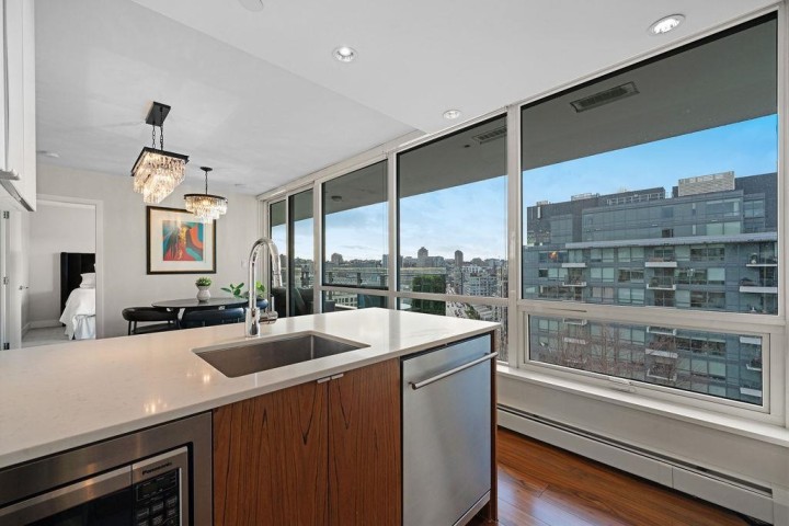 Photo 7 at 1501 - 159 W 2nd Street, False Creek, Vancouver West