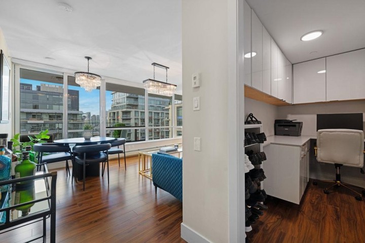 Photo 11 at 1501 - 159 W 2nd Street, False Creek, Vancouver West