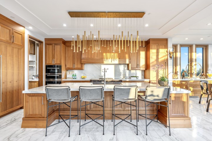 Photo 12 at 1036 Eyremount Drive, British Properties, West Vancouver