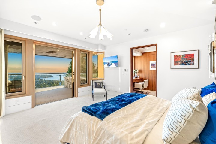 Photo 20 at 1036 Eyremount Drive, British Properties, West Vancouver