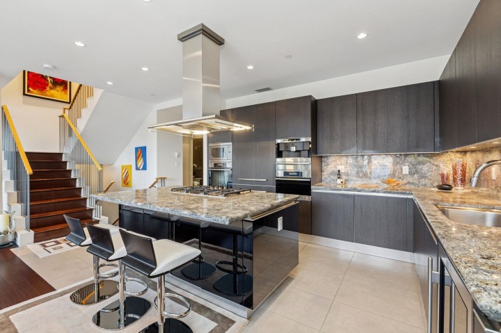 Photo 10 at TH102 - 1139 W Cordova Street, Coal Harbour, Vancouver West