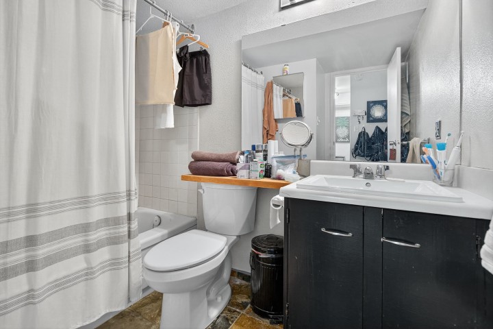 Photo 18 at 902 - 950 Drake Street, Downtown VW, Vancouver West