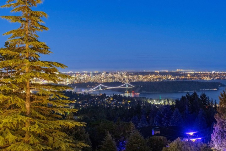 Photo 5 at 1445 Sandhurst Place, Chartwell, West Vancouver