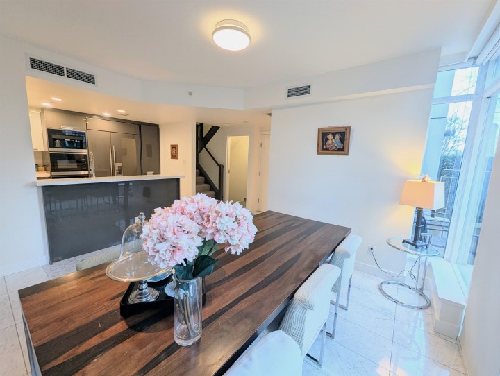 Photo 4 at 1211 W Cordova, Coal Harbour, Vancouver West