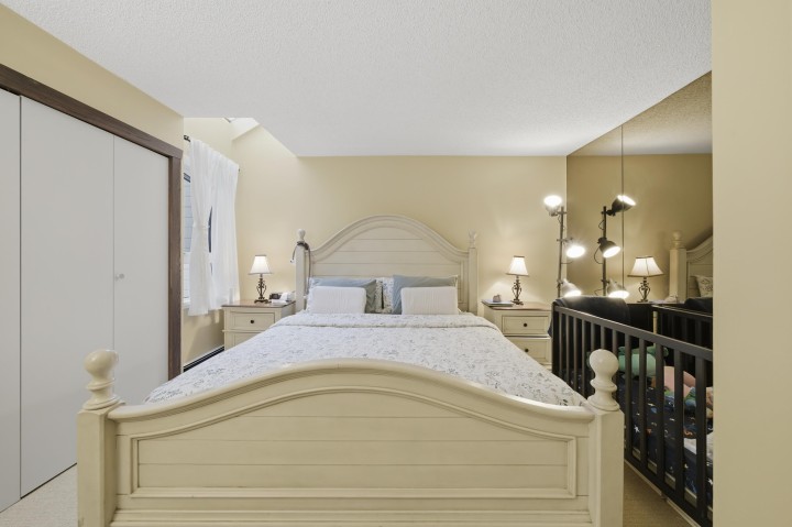 Photo 13 at 403 - 1340 Duchess Avenue, Ambleside, West Vancouver