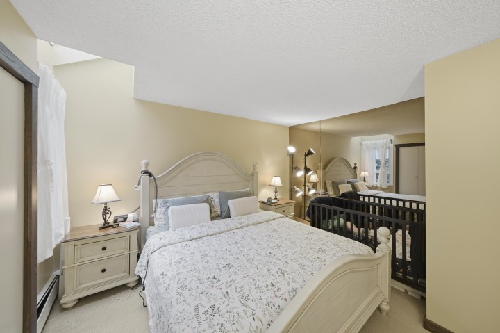 Photo 15 at 403 - 1340 Duchess Avenue, Ambleside, West Vancouver