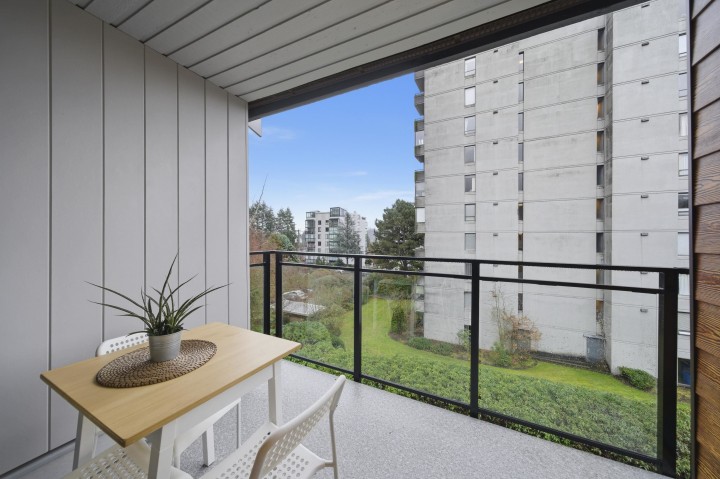 Photo 19 at 403 - 1340 Duchess Avenue, Ambleside, West Vancouver