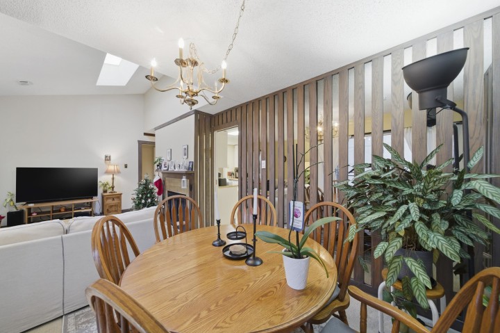 Photo 8 at 403 - 1340 Duchess Avenue, Ambleside, West Vancouver