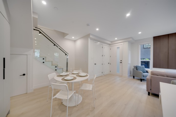 Photo 9 at 4 - 3836 W 8th Avenue, Point Grey, Vancouver West