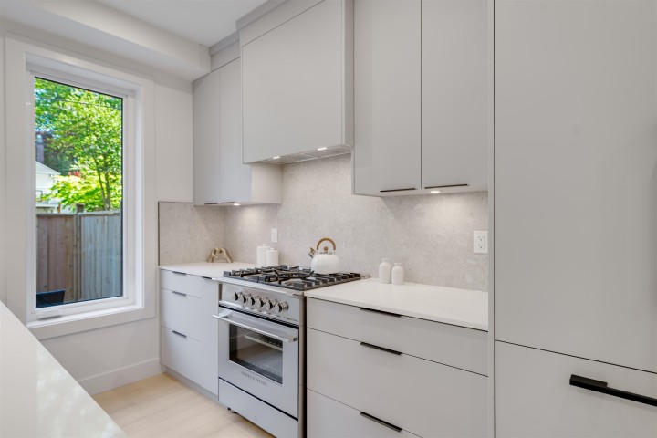 Photo 11 at 4 - 3836 W 8th Avenue, Point Grey, Vancouver West