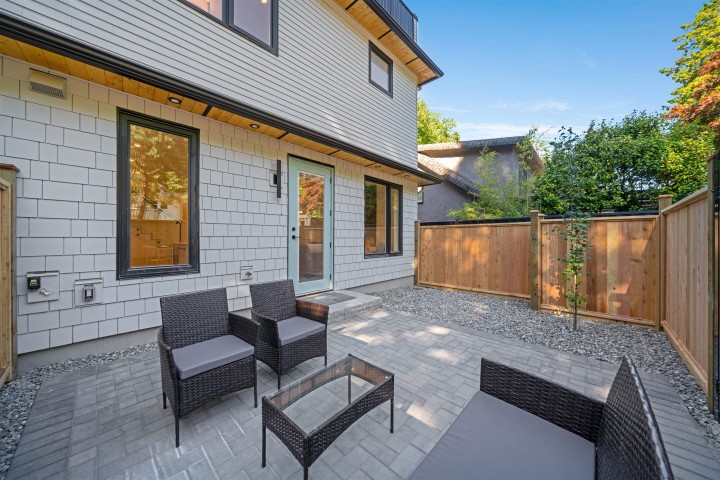 Photo 4 at 4 - 3836 W 8th Avenue, Point Grey, Vancouver West