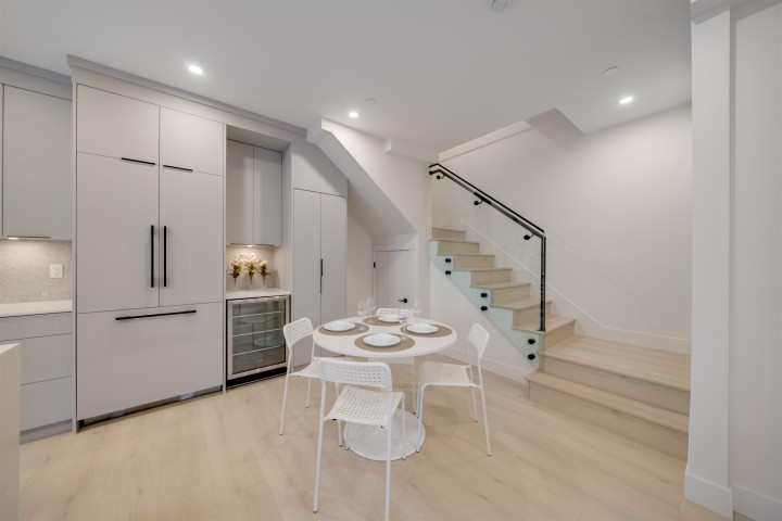 Photo 8 at 4 - 3836 W 8th Avenue, Point Grey, Vancouver West