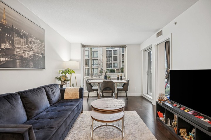 Photo 6 at 301 - 1055 Richards Street, Downtown VW, Vancouver West