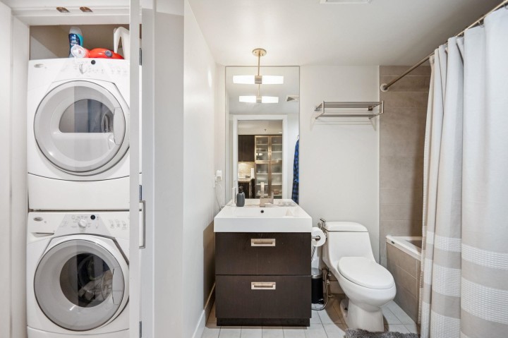 Photo 14 at 301 - 1055 Richards Street, Downtown VW, Vancouver West