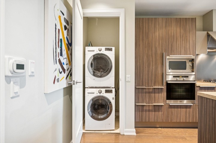 Photo 12 at 1618 Columbia Street, False Creek, Vancouver West