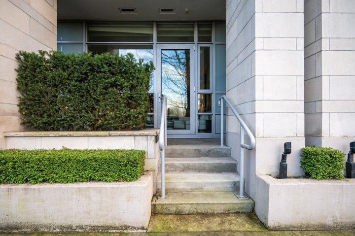 Photo 22 at 1618 Columbia Street, False Creek, Vancouver West