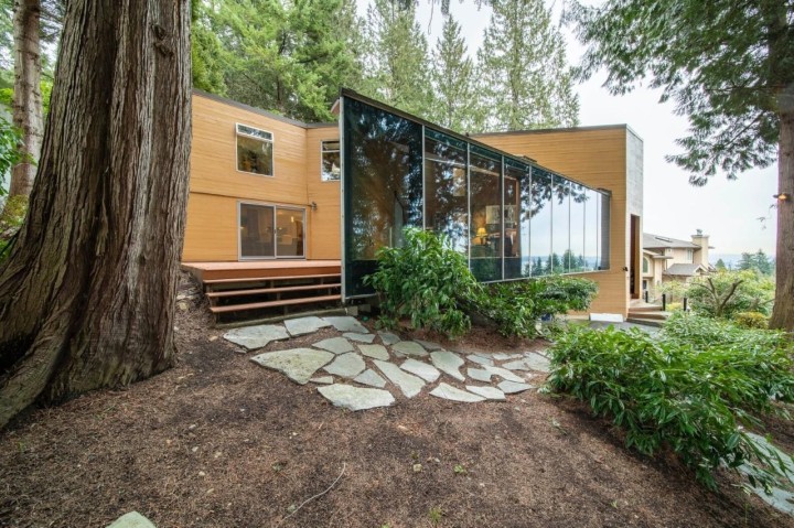 Photo 3 at 2222 Chairlift Road, Chelsea Park, West Vancouver