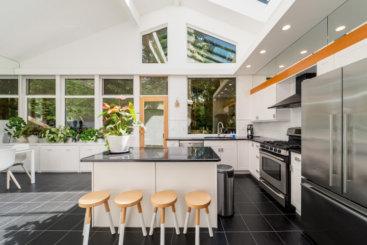 Photo 11 at 3985 Bayridge Avenue, Bayridge, West Vancouver