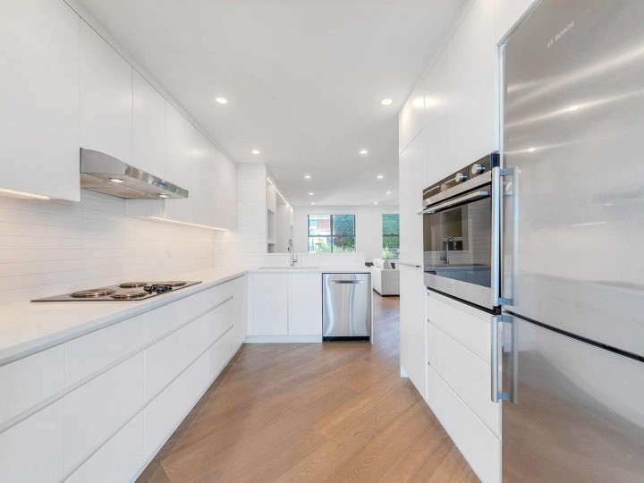 Photo 13 at 203 - 2190 Argyle Avenue, Dundarave, West Vancouver