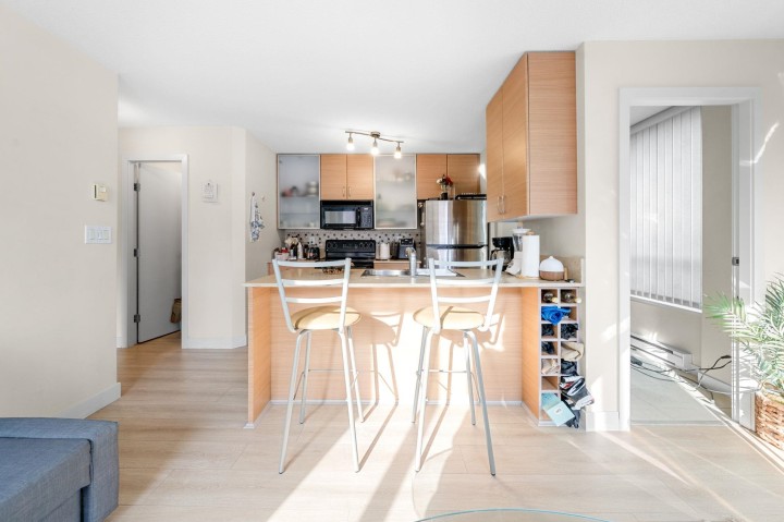 Photo 13 at 502 - 909 Mainland Street, Yaletown, Vancouver West