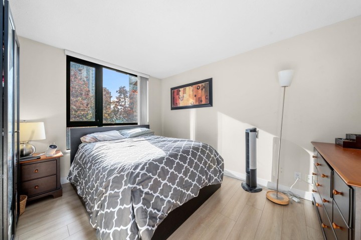 Photo 17 at 502 - 909 Mainland Street, Yaletown, Vancouver West