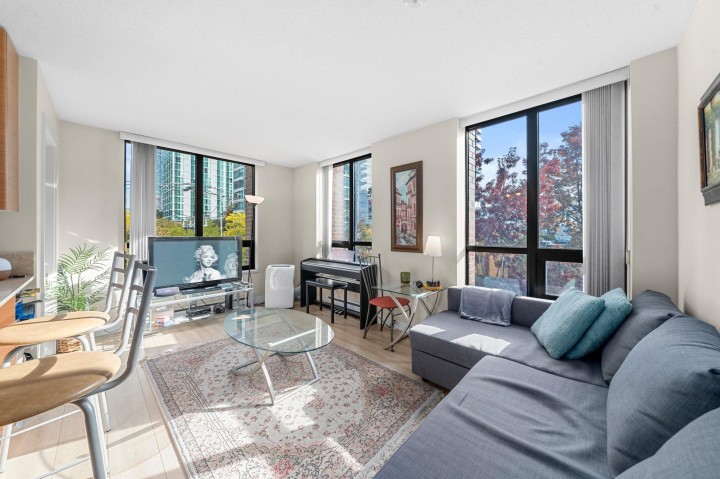 Photo 9 at 502 - 909 Mainland Street, Yaletown, Vancouver West