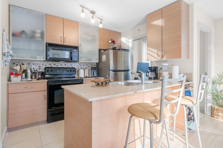 Photo 14 at 502 - 909 Mainland Street, Yaletown, Vancouver West