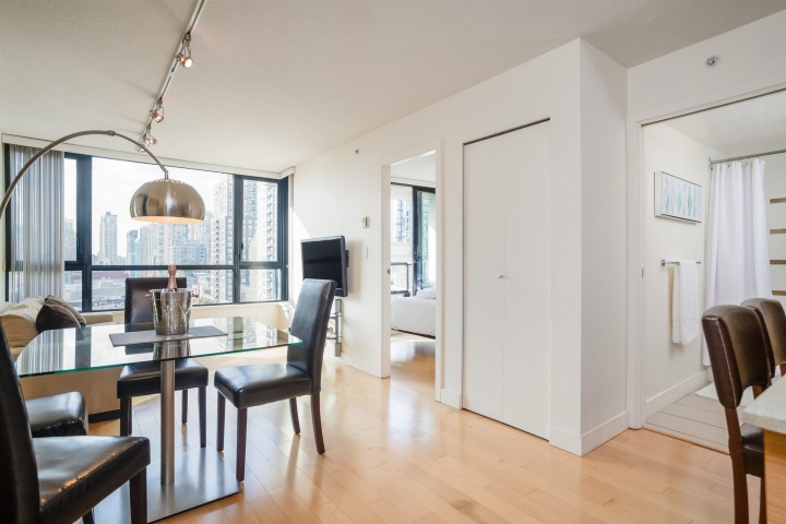 Photo 11 at 1110 - 928 Homer Street, Yaletown, Vancouver West