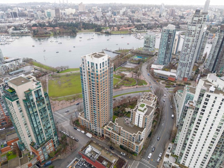 Photo 23 at 1306 - 388 Drake Street, Yaletown, Vancouver West