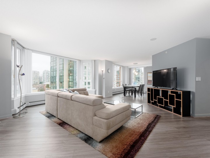 Photo 2 at 1306 - 388 Drake Street, Yaletown, Vancouver West