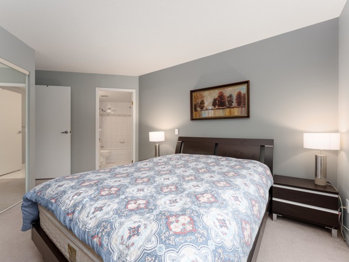 Photo 13 at 1306 - 388 Drake Street, Yaletown, Vancouver West