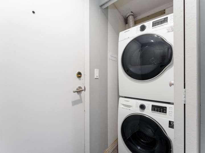 Photo 16 at 1306 - 388 Drake Street, Yaletown, Vancouver West