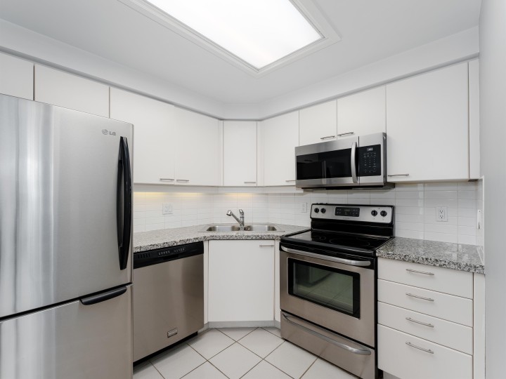 Photo 7 at 1306 - 388 Drake Street, Yaletown, Vancouver West