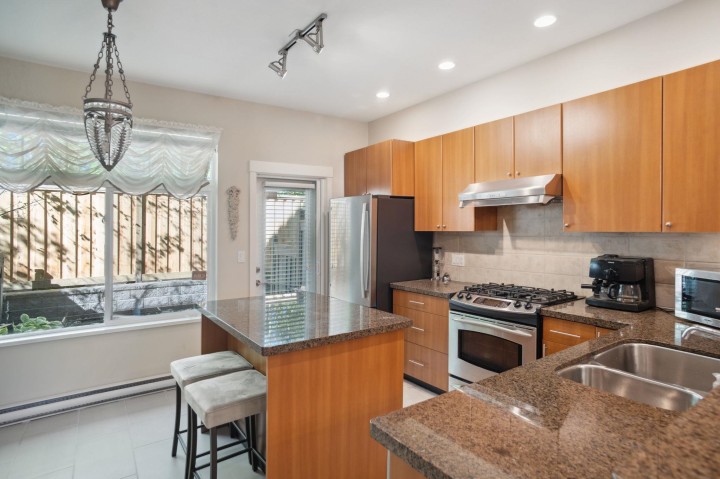 Photo 10 at 7411 Columbia Street, South Cambie, Vancouver West