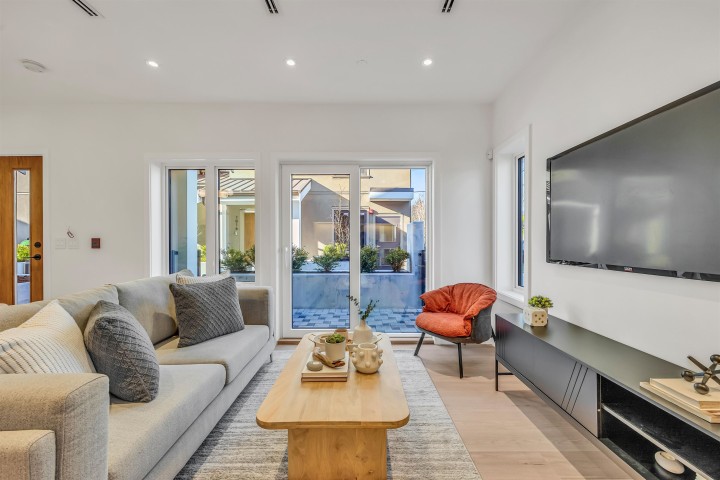 Photo 7 at 1010 W 52nd Avenue, South Granville, Vancouver West