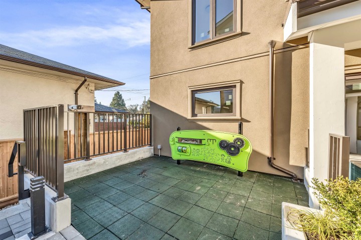 Photo 18 at 1010 W 52nd Avenue, South Granville, Vancouver West