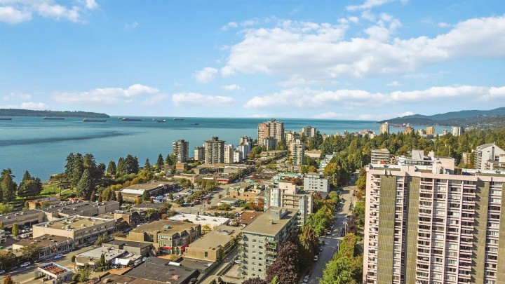 Photo 26 at 802 - 1455 Duchess Avenue, Ambleside, West Vancouver