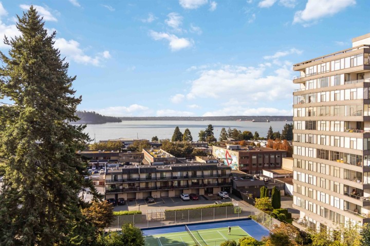 Photo 1 at 802 - 1455 Duchess Avenue, Ambleside, West Vancouver