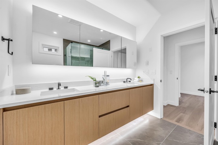 Photo 15 at 1012 W 52nd Avenue, South Granville, Vancouver West