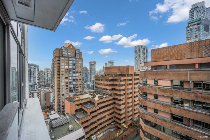 Photo 4 at 1805 - 1133 Hornby Street, Downtown VW, Vancouver West