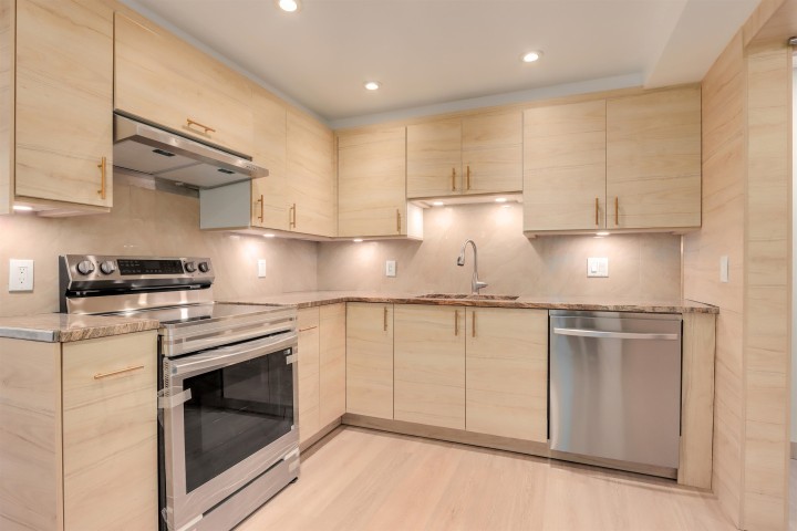 Photo 20 at 701 - 738 Broughton Street, West End VW, Vancouver West