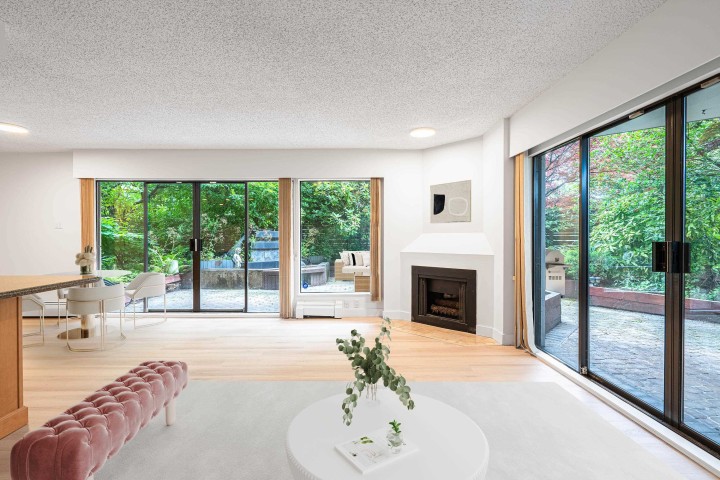 Photo 3 at 102 - 747 17th Street, Ambleside, West Vancouver