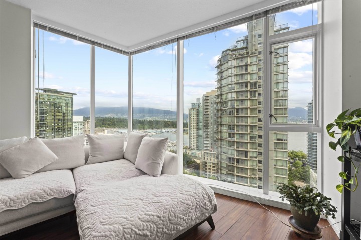 Photo 2 at 1705 - 1211 Melville Street, Coal Harbour, Vancouver West