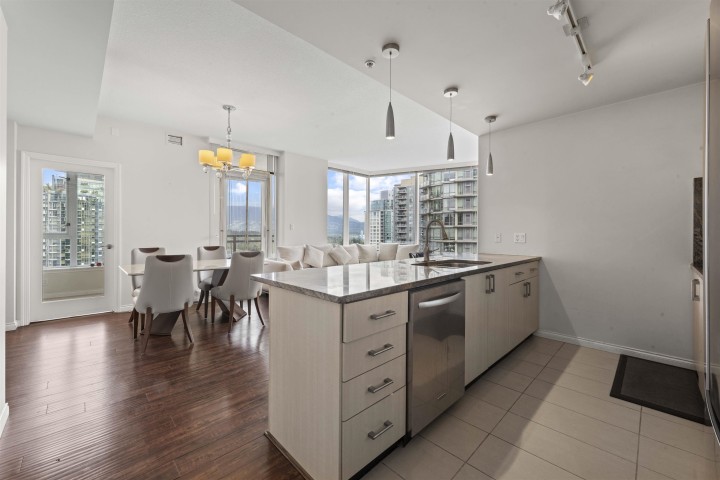 Photo 7 at 1705 - 1211 Melville Street, Coal Harbour, Vancouver West