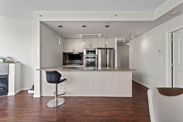 Photo 10 at 1705 - 1211 Melville Street, Coal Harbour, Vancouver West