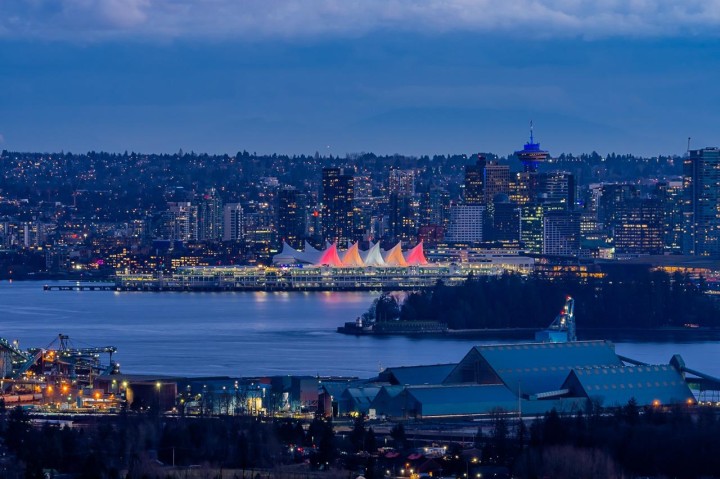 Photo 2 at 797 Eyremount Drive, British Properties, West Vancouver