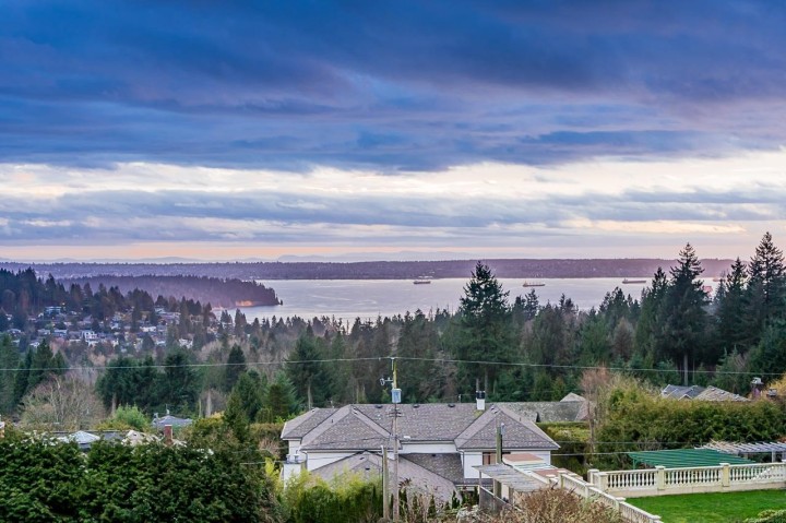 Photo 32 at 797 Eyremount Drive, British Properties, West Vancouver
