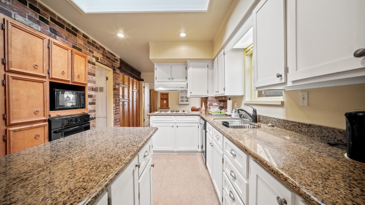 Photo 13 at 3537 W 31st Avenue, Dunbar, Vancouver West