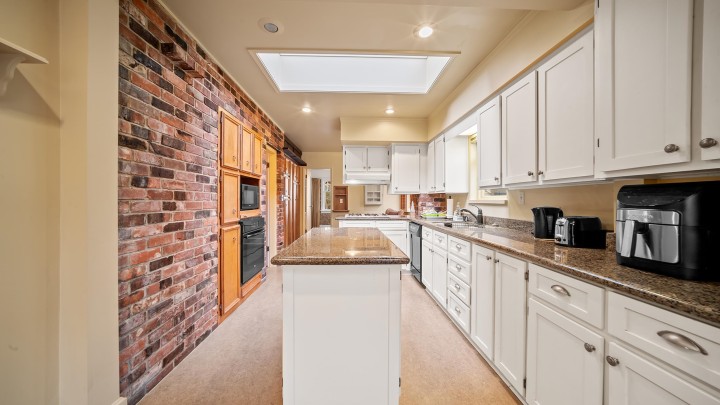 Photo 12 at 3537 W 31st Avenue, Dunbar, Vancouver West