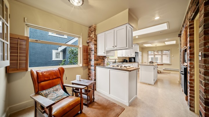 Photo 10 at 3537 W 31st Avenue, Dunbar, Vancouver West